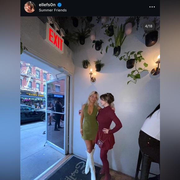 SHEIN Dresses & Skirts - 💕 burgundy bubble dress